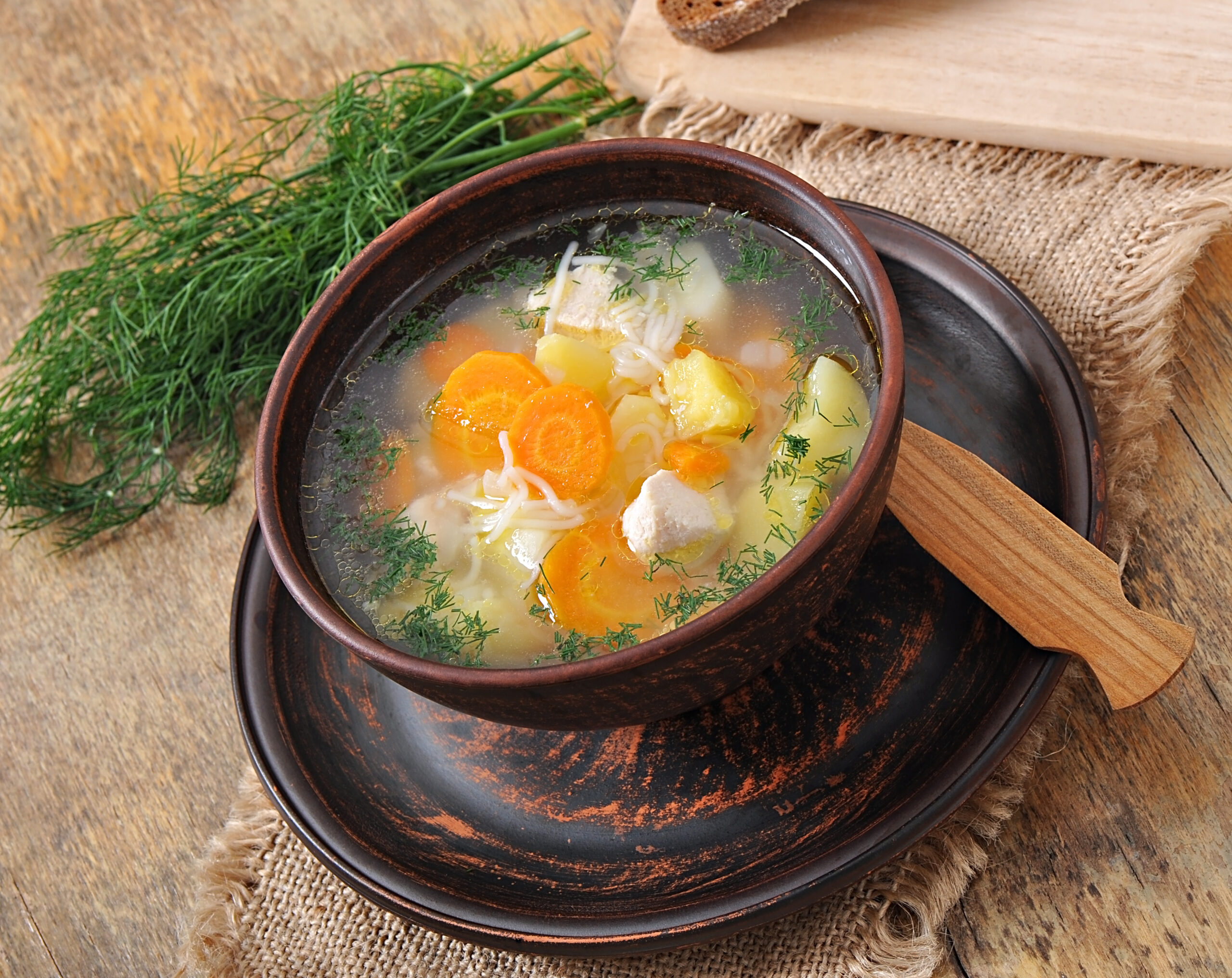 Chicken soup (Credit: Timolina/Freepik.com)