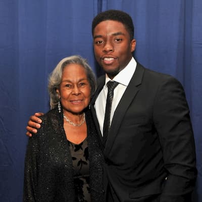 Chadwick Boseman with his mother, Carolyn (Credit: meforworld.com/)