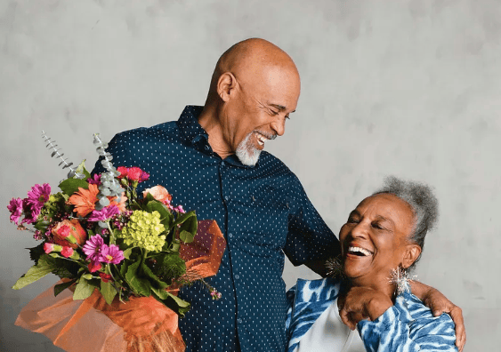 senior couple with flowers (Courtesy of rawpixel.com)